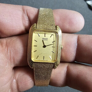 Vintage Seiko Ladies Quartz Cocktail Watch Gold Tone Working 2C20-5330